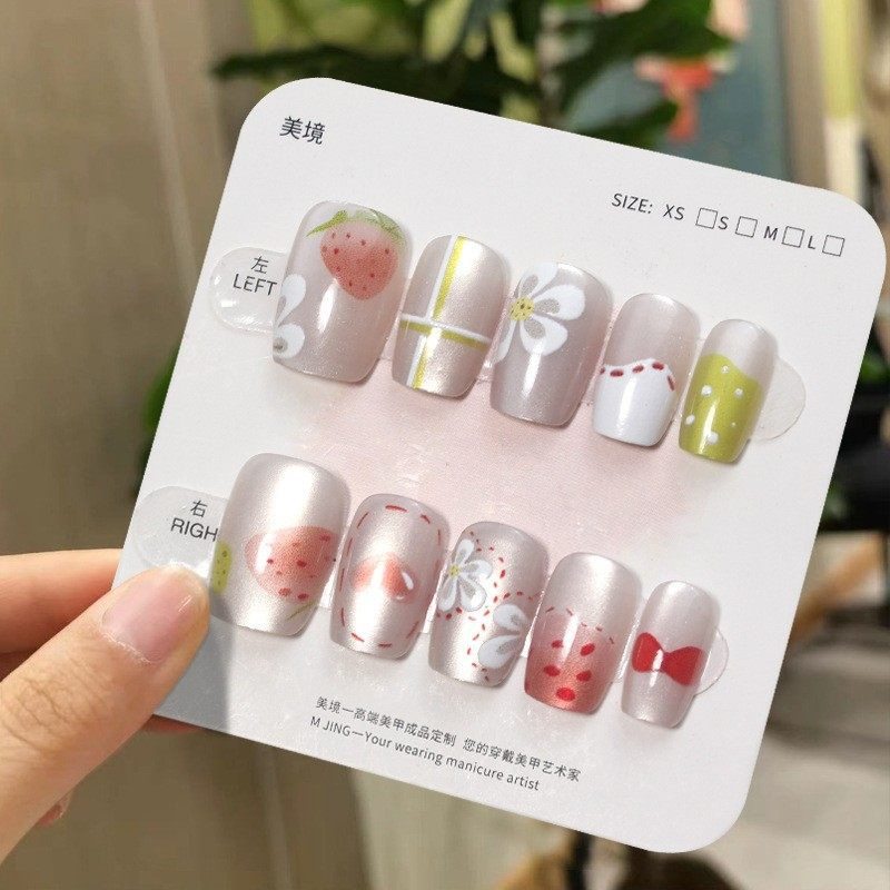 2026年新款儿童美甲穿戴甲感短款草莓波点花花30片装假指甲贴,彩妆/香水/美妆工具,美甲工具,淘宝优惠券,粉丝福利购,淘宝优惠卷
