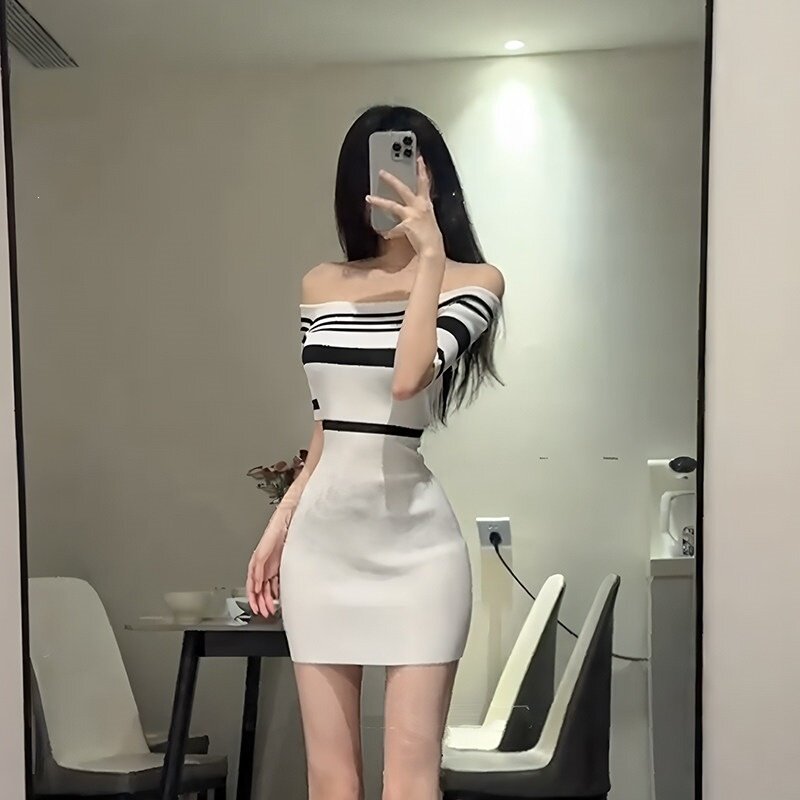 性感纯欲风时尚辣妹一字肩撞色条纹中袖针织连衣裙女夏新款包臀短