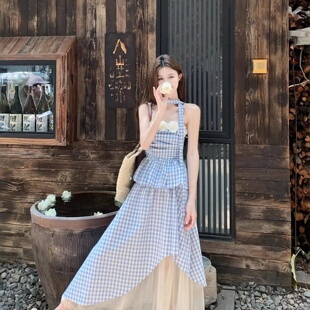 2026新款绝美穿搭海边多巴胺蓝色吊带连衣裙女夏日度假长裙子套装