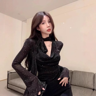 气质心机显瘦T恤女 法式 盐系穿搭时尚 v字荡领chic上衣2025春夏新款