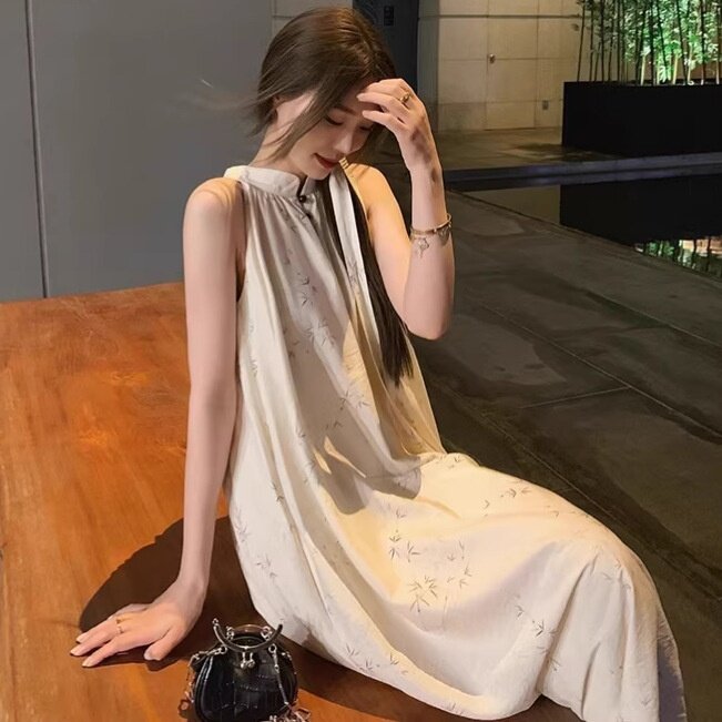 新中式夏季国风无袖挂脖碎花连衣裙仙女显瘦气质设计感温柔长裙子