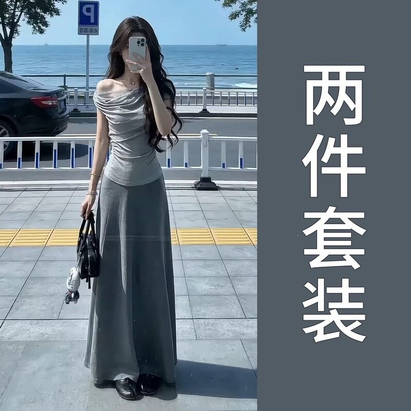 韩系巨好看穿搭一整套灰色斜肩露肩连衣裙子女夏2026新款套装长裙