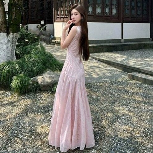 粉色夏季修身u领无袖背心连衣裙女收腰蕾丝裙子设计感辣妹a字长裙