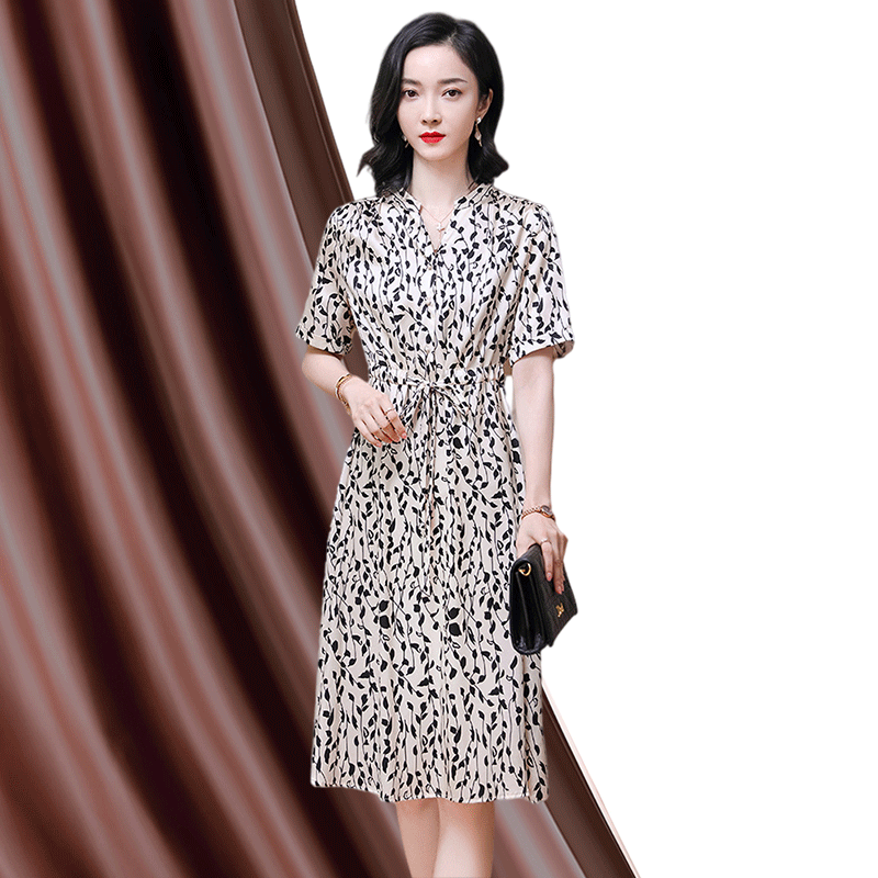 小个子碎花真丝连衣裙夏2021新款收腰显瘦气质高端缎面桑蚕丝裙子在类目 女装/女士精品, 大码女装中 - 来自Buy2taobao.com提供专业的淘宝代购服务