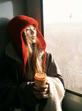 是小红帽~大头围毛绒飞行帽护耳雷锋帽ins红色保暖防寒针织毛线帽