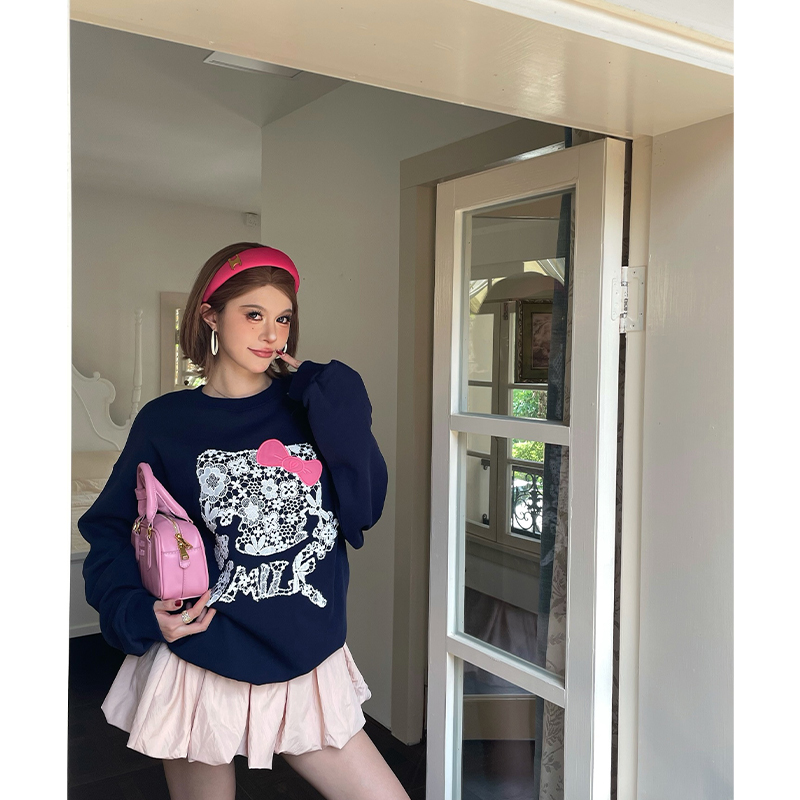 skipsmile秋冬新款甜美减龄蕾丝刺绣猫咪图案百搭套头长袖上衣