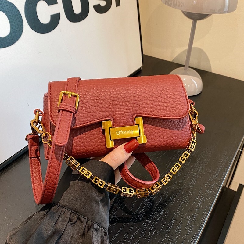 红色女士包包2026新款潮高级感小众设计百搭斜挎包时尚链条小方包