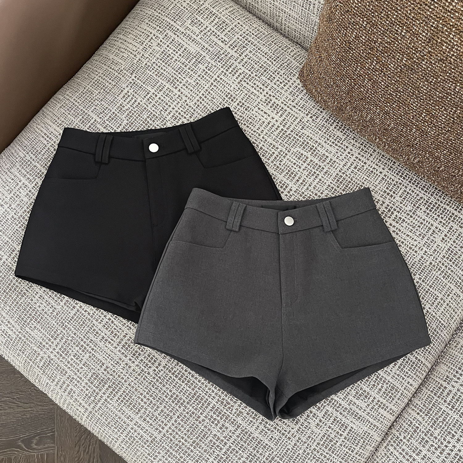 秋冬新款厚款西装灰色短裤女辣妹a字高腰显瘦黑色外穿靴裤休闲裤