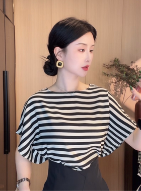 刘欣服饰 新款减龄显瘦上衣洋气百搭条纹气质时尚韩版上衣35841