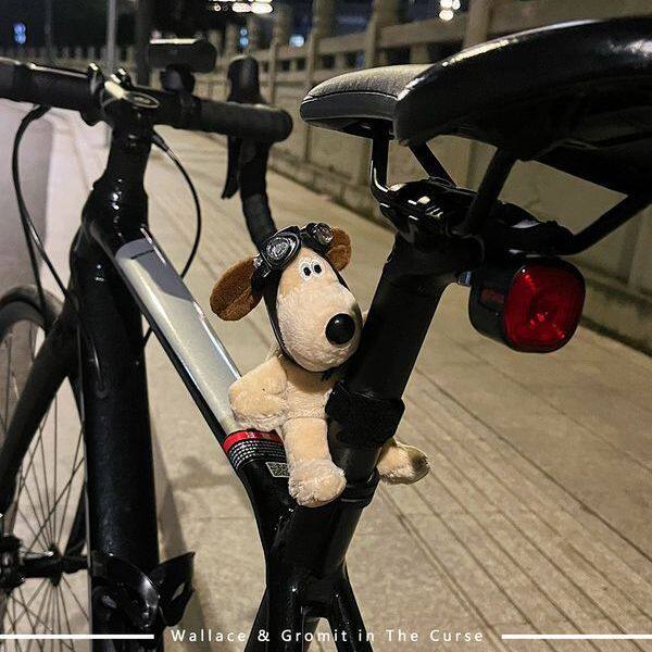 自行车小配饰可爱自行车装饰电动车挂件配件单公路平衡车把玩偶掌