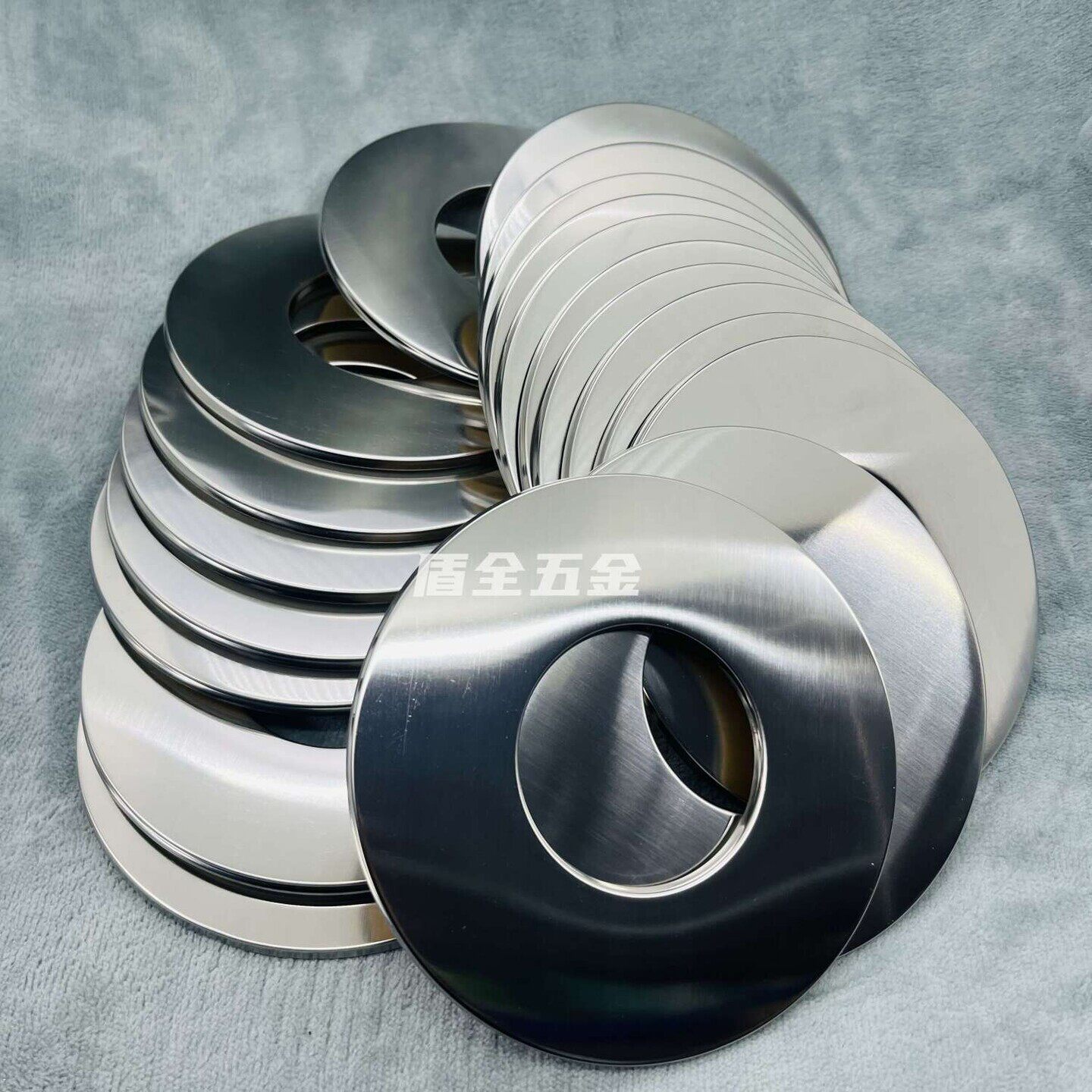 电脑桌孔装饰盖60燃气热水器排烟管烟道装饰盖/遮丑盖/烟管不锈钢