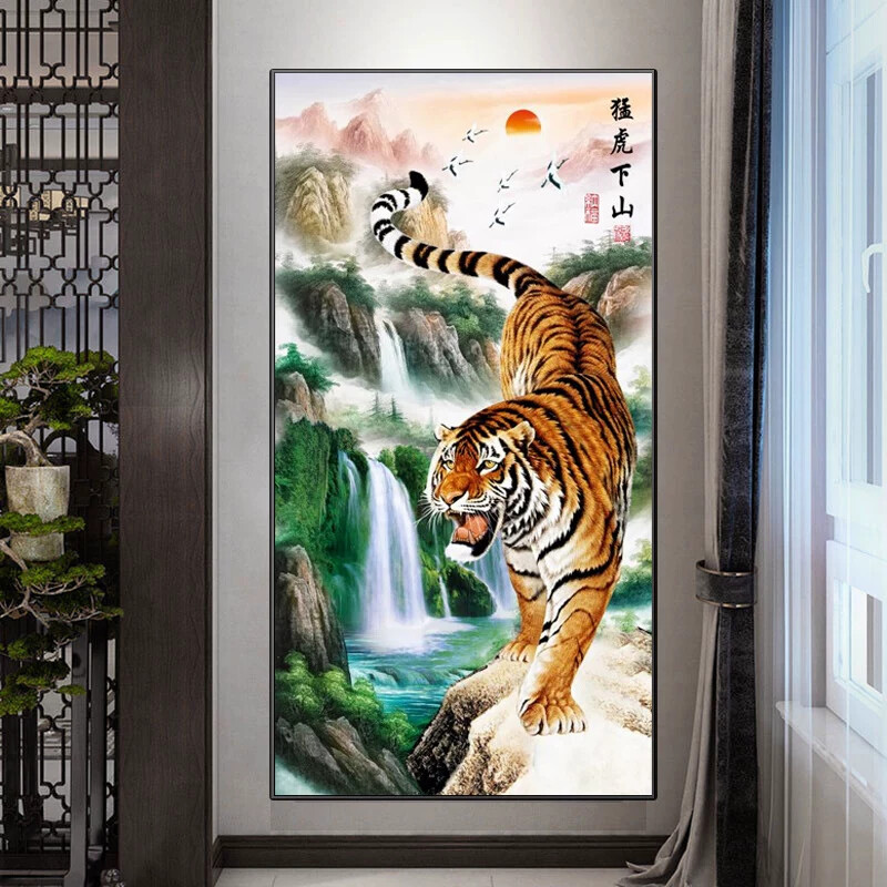 新中式玄关装饰画下山虎虎年挂画走廊入户大气猛虎国画老虎壁画