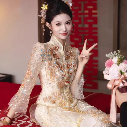 重工香槟色新娘敬酒秀禾服小个子