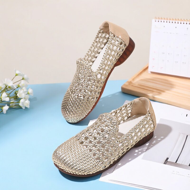 宽胖脚女鞋大码41到43镂空2026夏季凉鞋平跟防滑软底妈妈鞋编织42