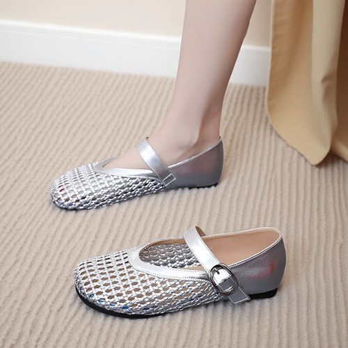 真皮大码女鞋41到43平底单鞋春夏新款软底妈妈鞋圆头宽胖脚豆豆鞋