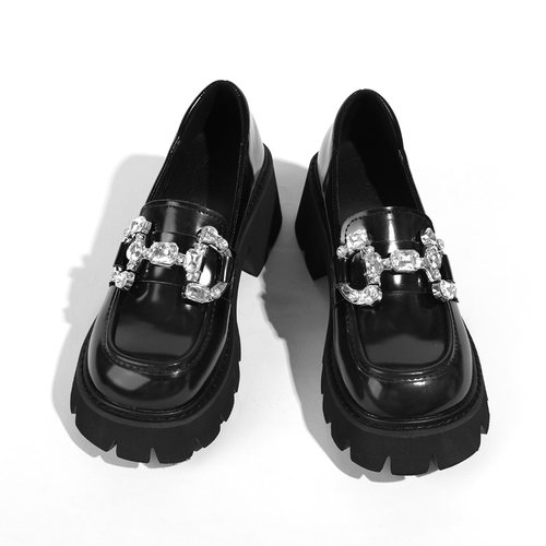 超闪水钻装饰，大码显脚小皮鞋