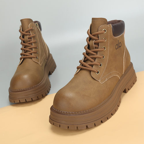 宽胖脚大码女鞋41到43秋冬新款真皮马丁靴厚底短靴加绒女靴棉鞋42