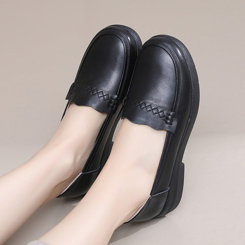 2025秋季新款真皮大码女鞋41到43圆头中跟厚底单鞋小皮鞋妈妈鞋42