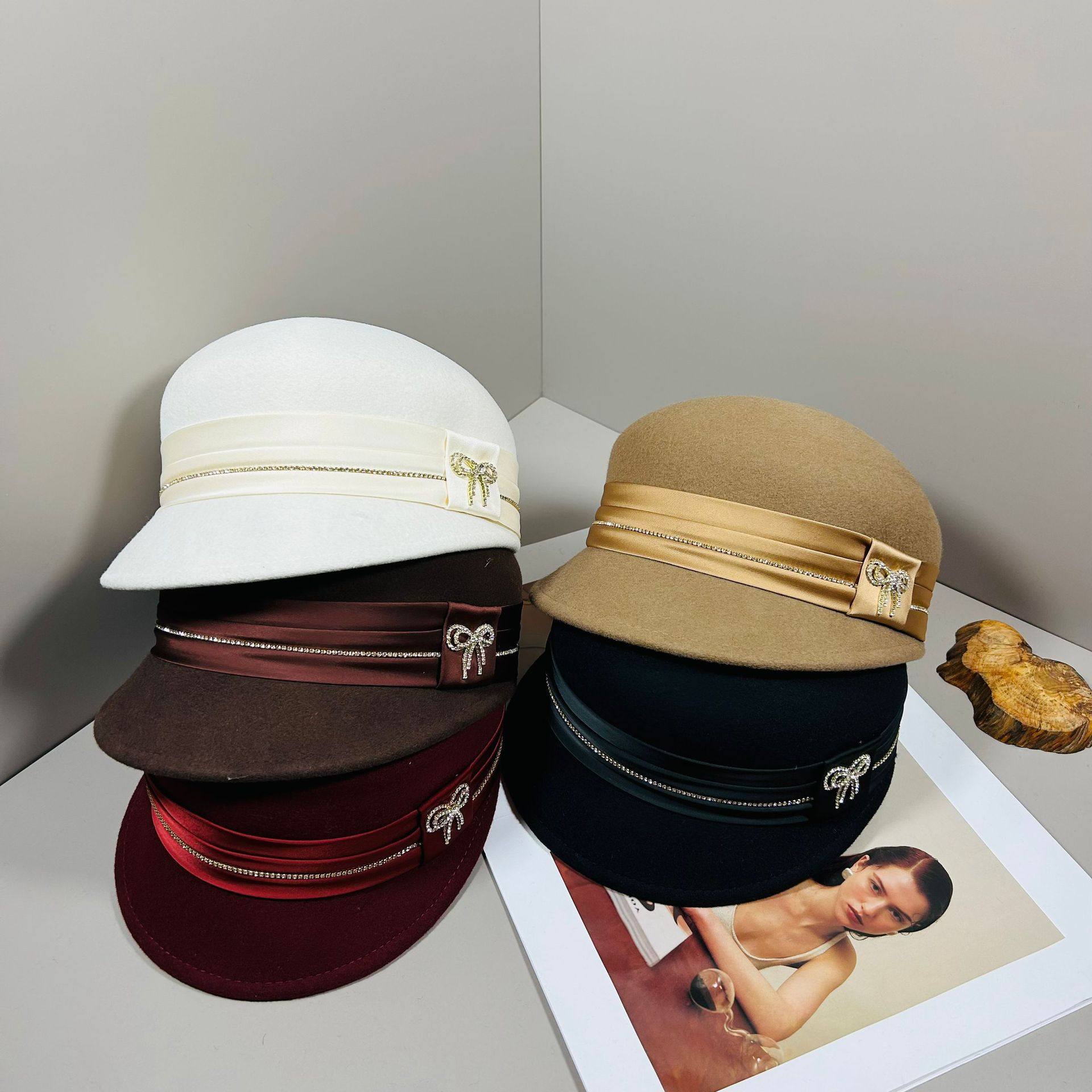 复古优雅珍珠蝴蝶结装饰羊毛马术帽女秋冬新款宽檐鸭舌帽毡帽盆帽,运动/瑜伽/健身/球迷用品,马球帽,淘宝优惠券,粉丝福利购,淘宝优惠卷