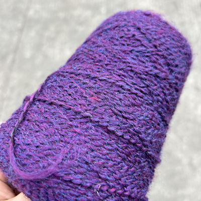 标价500克的 深紫色微彩波浪粗芯马海毛 柔软围巾毛衣编织线包邮