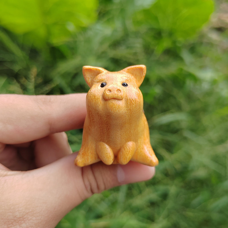 卡通猪文玩摆设木雕乖巧小猪小摆件Q萌坐姿猪木作生肖猪木质雕刻