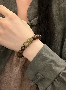 金丝檀木搭配绿檀貔貅手串