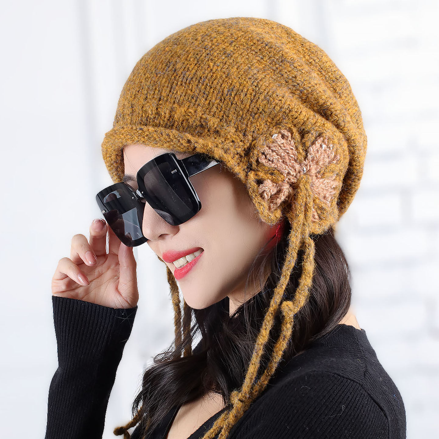 女士保暖毛线帽秋冬天流苏钩花包头帽时尚卷边针织帽柔软透气护耳