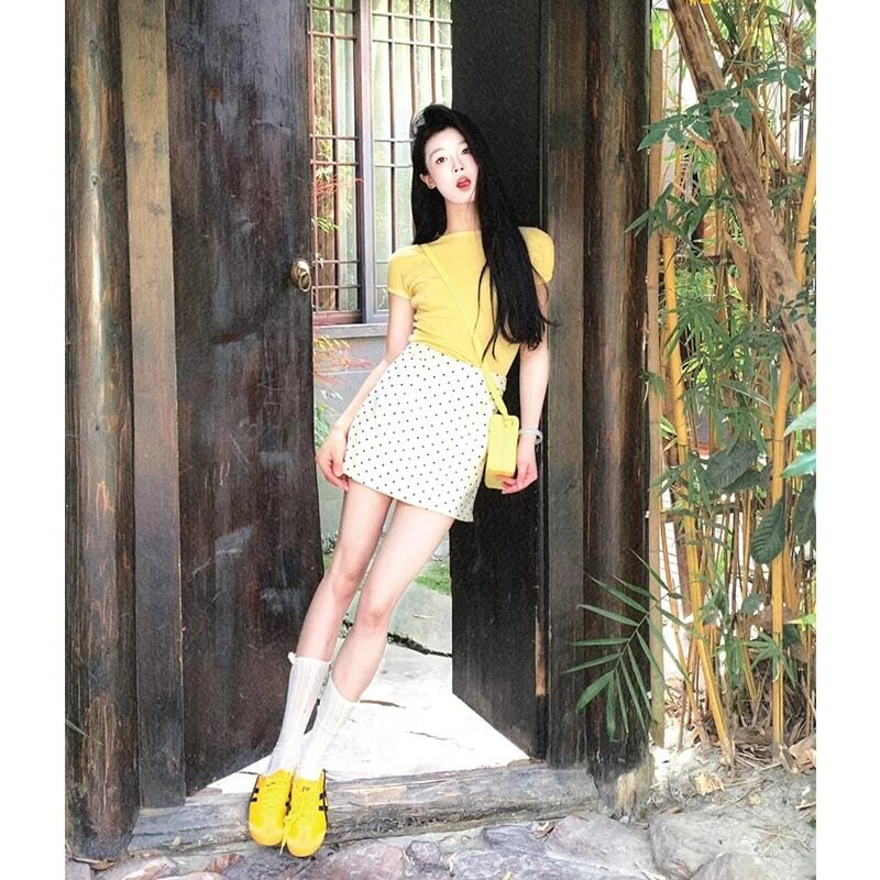白色波点半身裙a字短裙女夏季2025新款韩系miu系穿搭包臀裙子套装