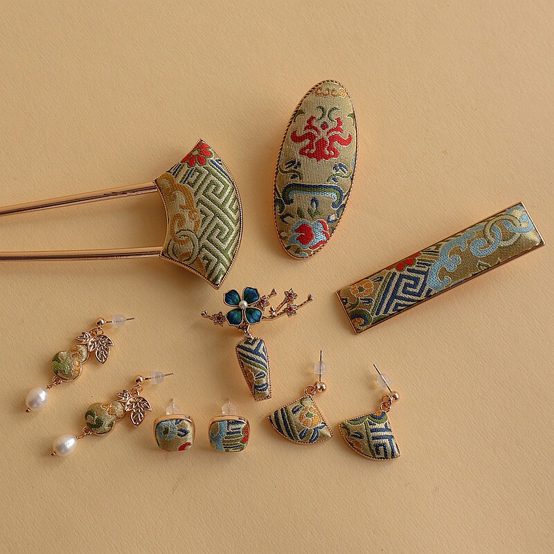 2025新款非遗原创蚕丝手工制作宋锦发簪胸针国风发夹头饰耳钉套装