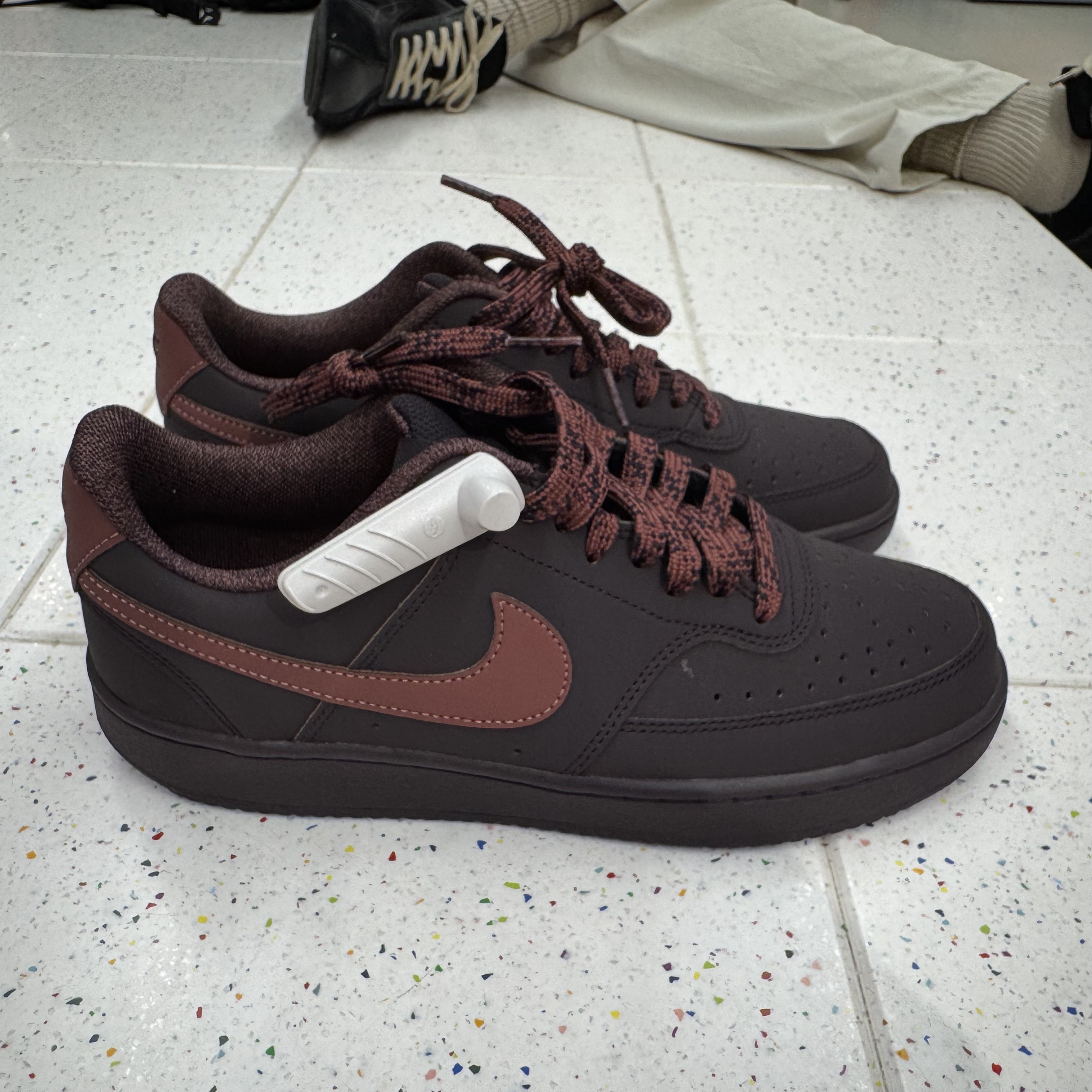 犇犇运动Nike/ COURT VISION V2 NBK WNTR男子休闲板鞋IQ7490-600