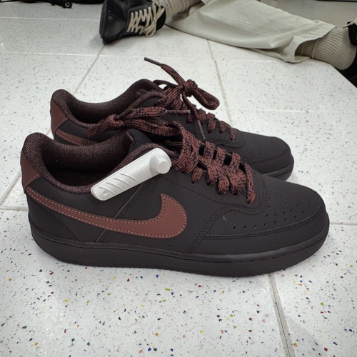 犇犇运动Nike/ COURT VISION V2 NBK WNTR男子休闲板鞋IQ7490-600