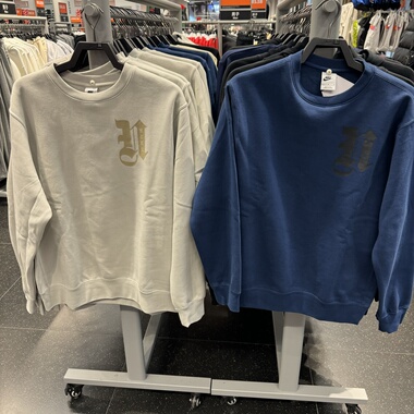 犇犇运动Nike/ 男子宽松加绒保暖印花圆领套头运动休闲卫衣IO7907