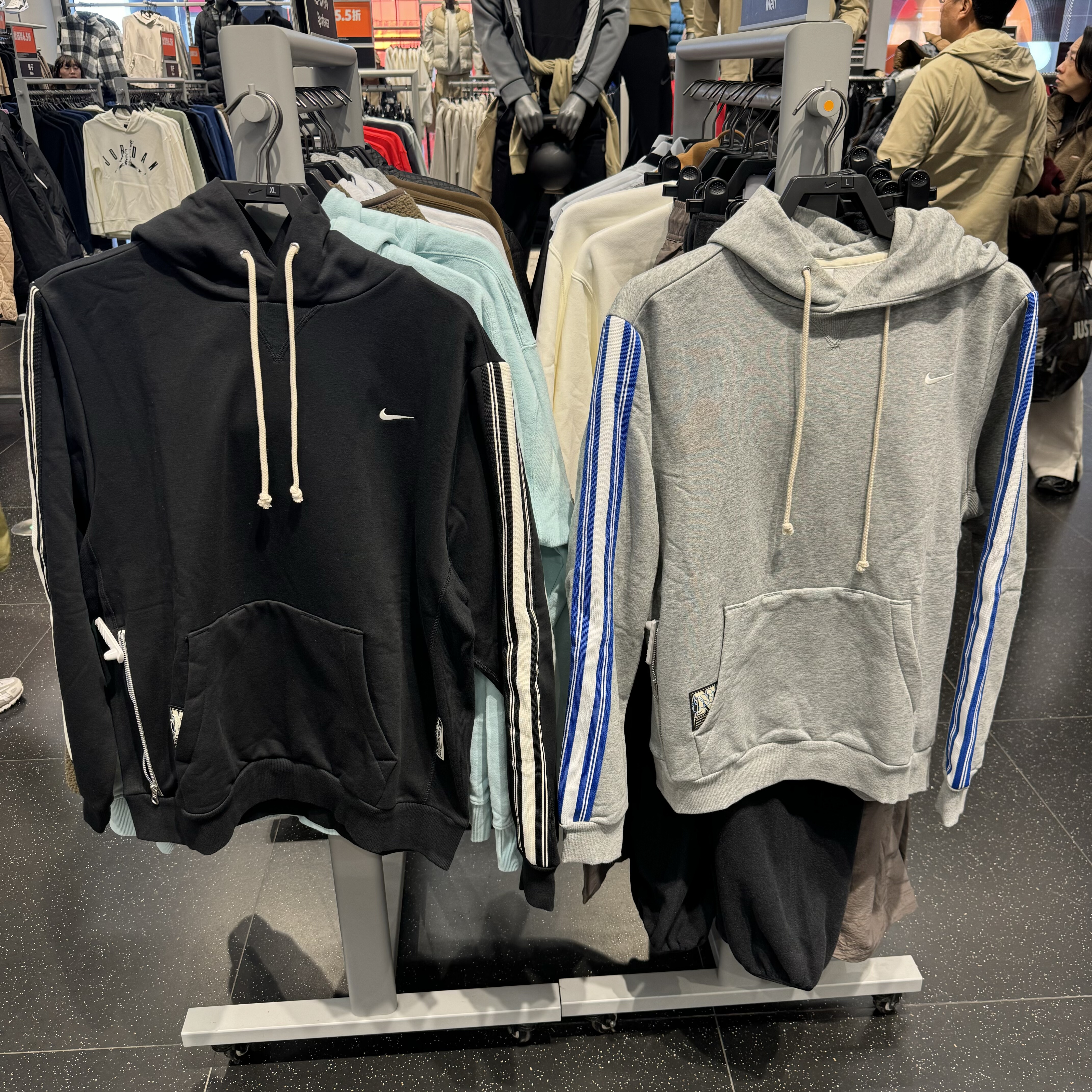 犇犇运动Nike/ 男子篮球加绒保暖连帽衫运动套装 HJ3882-010-063