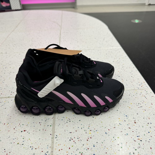 犇犇运动Nike/Air Max Dn8 女鞋低帮气垫缓震跑鞋IH4483-HV5258