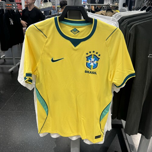 犇犇运动Nike/ 26赛季巴西队男子速干足球短袖球衣IF7054-724