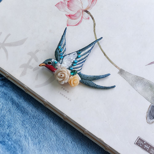 甄源色个性刺绣小众迷你小胸针