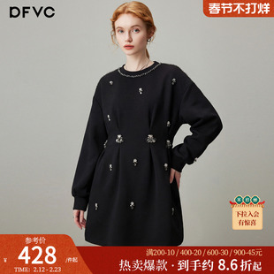 dfvc时尚休闲圆领卫衣裙女2025年冬季新款钉珠褶皱宽松冬装连衣裙