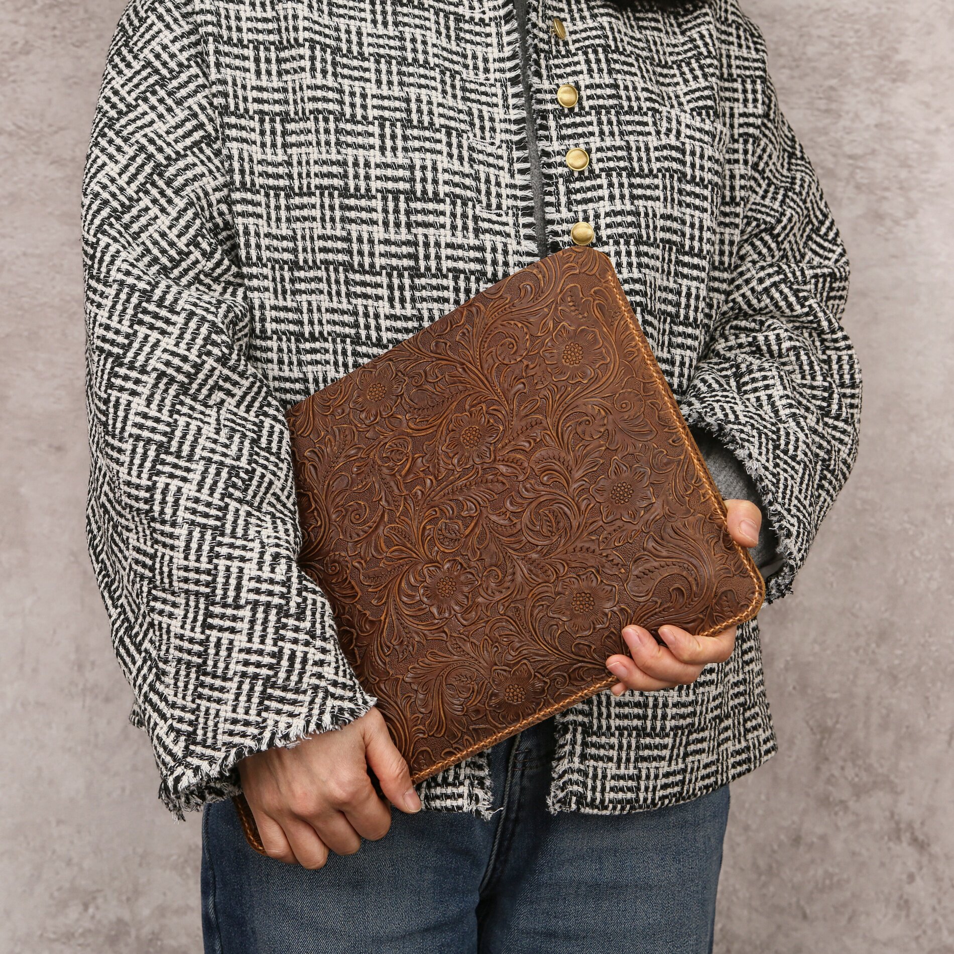 适用于苹果Macbook电脑保护套内胆包唐草纹手工头层牛皮疯马皮MACX20S