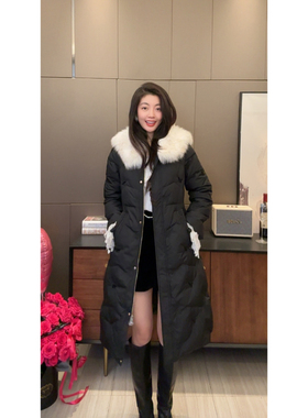 N.COU妮蔻25冬新款保暖收腰显瘦洋气黑色长款刺绣蝴蝶毛领羽绒服