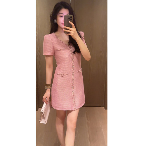 2N.COU妮蔻26夏新款小香风法式粉色减龄气质V领显瘦连衣裙女