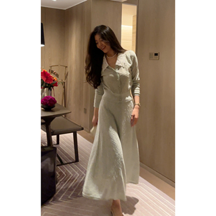 N.COU妮蔻25春新款 小香蕾丝绣花翻领软糯针织上衣高腰半裙套装