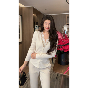 N.COU妮蔻25冬新款 上衣 白色百搭气质重工钉珠V领钩花打底针织衫