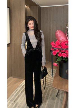 N.COU妮蔻25冬新款百搭钉钻蝴蝶结黑色丝绒V领高腰连体背带裤