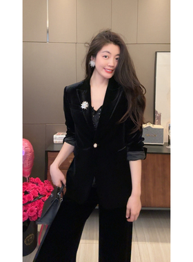 N.COU妮蔻25冬新款复古时尚气质质感高级感黑色丝绒正肩西装外套