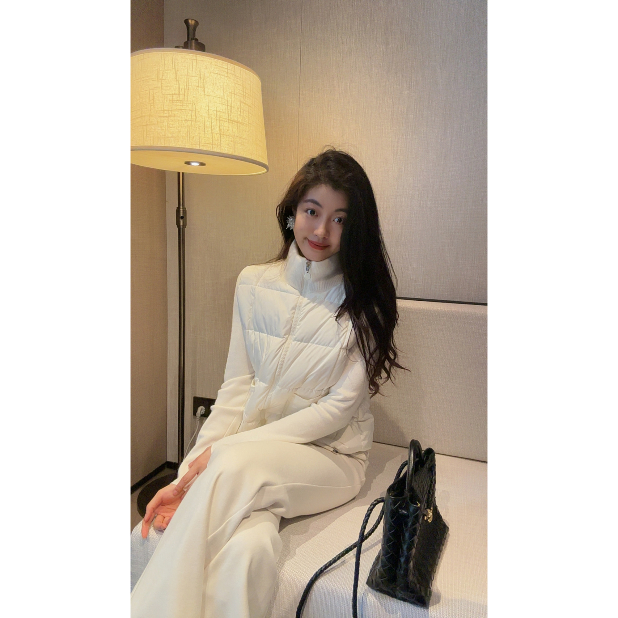 【夏天专属】25冬新款设计立领拼接保暖百搭时髦90鹅绒马甲羽绒服