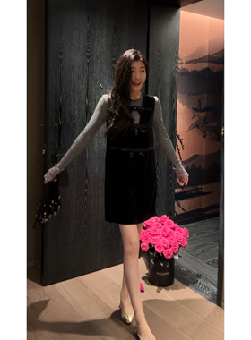 N.COU妮蔻25秋新款独特设计感小众精致黑色V领无袖蝴蝶结连衣裙女