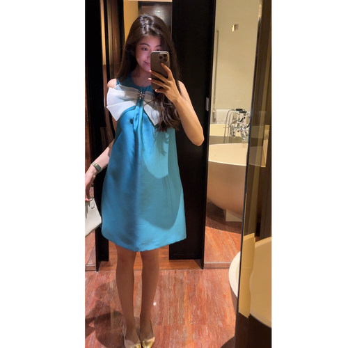 N.COU妮蔻26夏新款俏皮减龄钉钻连衣裙女蝴蝶结圆领无袖显瘦短裙