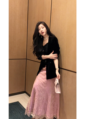 2 N.COU妮蔻26春新款贵气感高端轻奢风优雅黑色丝绒西装半裙套装