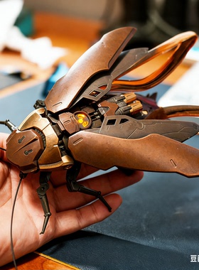 萝播动漫双马尾大蟑螂粤式重型多功能载具国创机甲超大蠊拼装模型