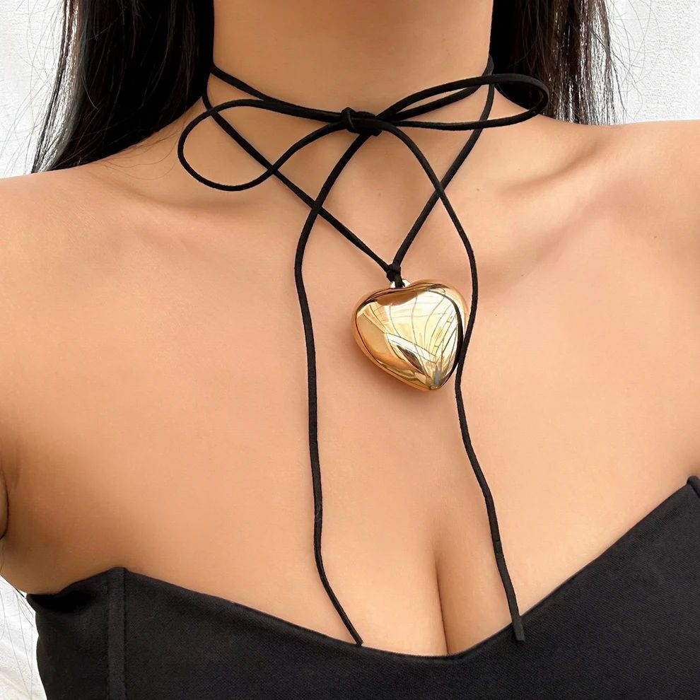 Goth Black Velvet Big Heart Pendant Choker Necklace for Wome